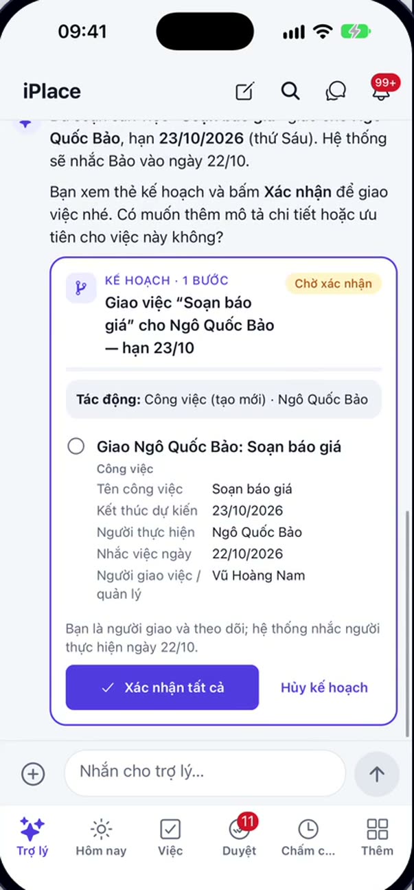 Trợ lý iPlace trên iPhone hiện thẻ kế hoạch giao việc có nút Xác nhận tất cả